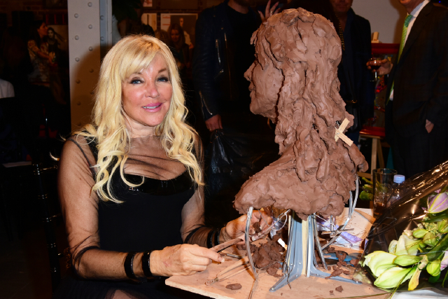 Debbie Moore OBE sculpting by Frances Segelman © Joe Alvarez